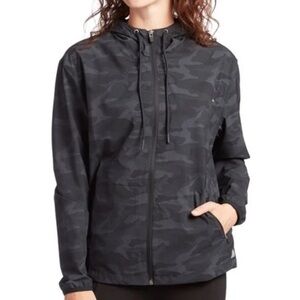 NWT | Sold Out: Vuori Women’s Outdoor Trainer Shell - Black Camo